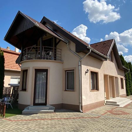 Millennium Lux Apartments Хайдусобосло Экстерьер фото