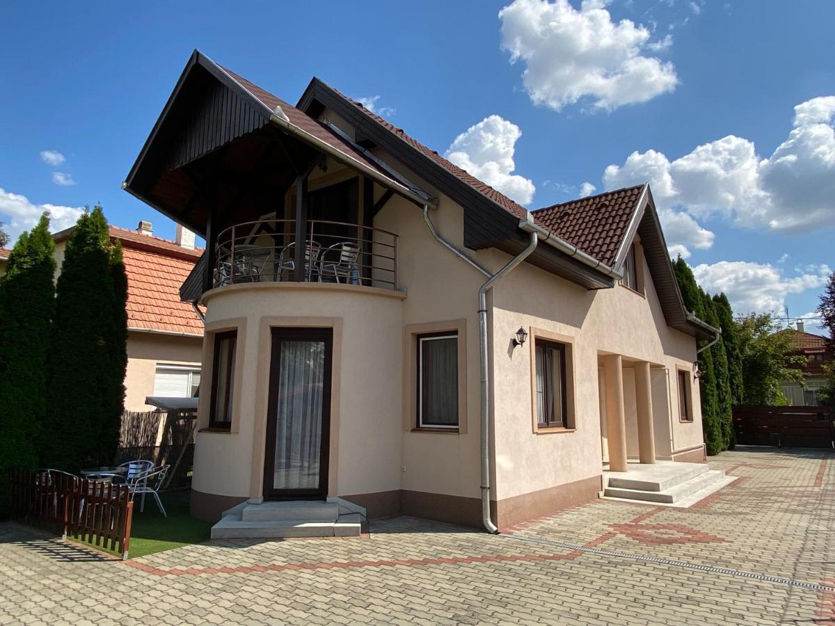 Millennium Lux Apartments Хайдусобосло Экстерьер фото
